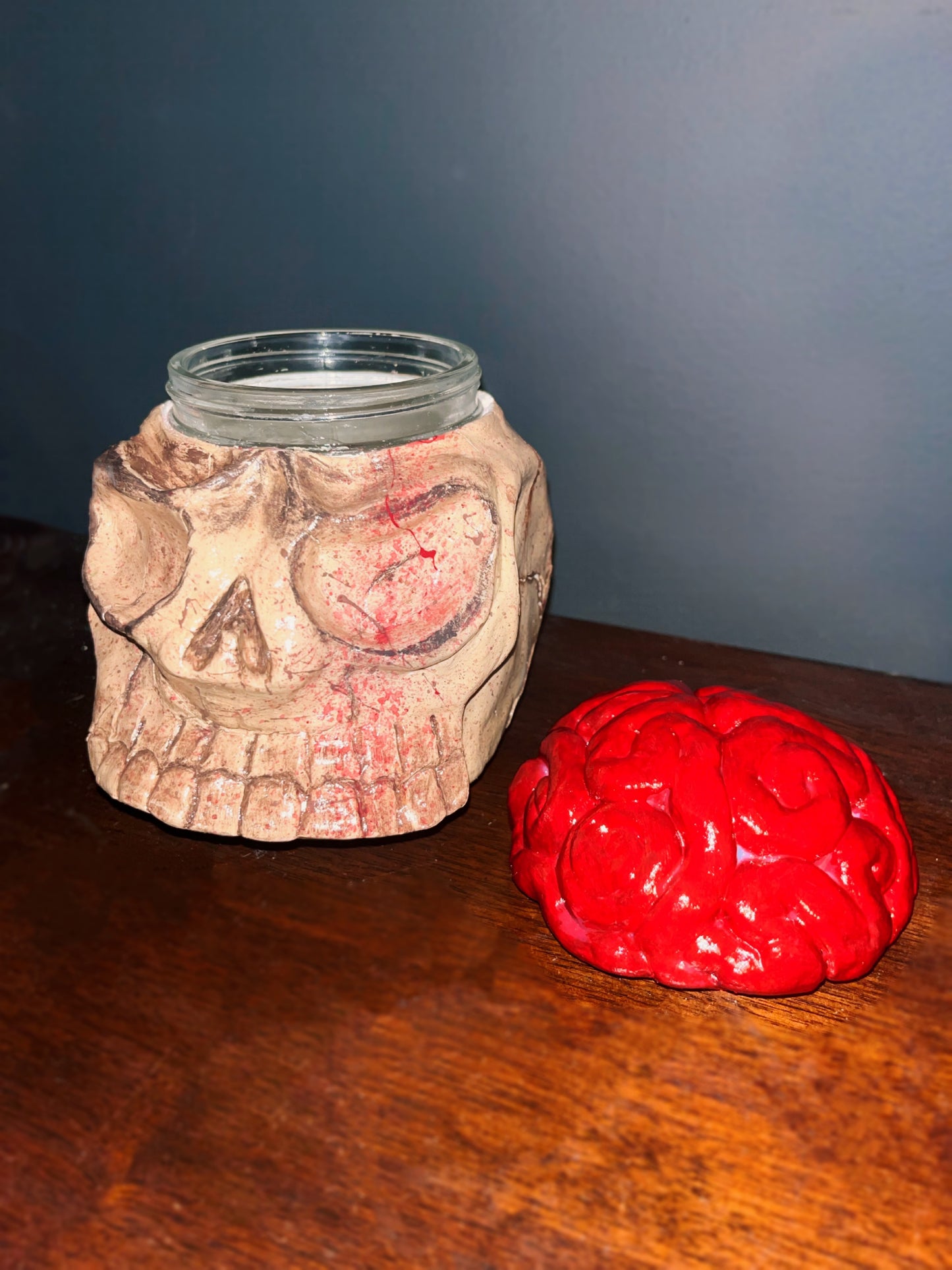 SKULL WITH BRAINS JAR